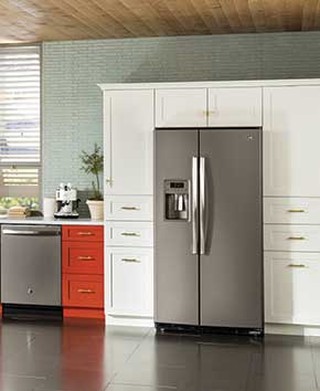 silver refrigerator and freezer